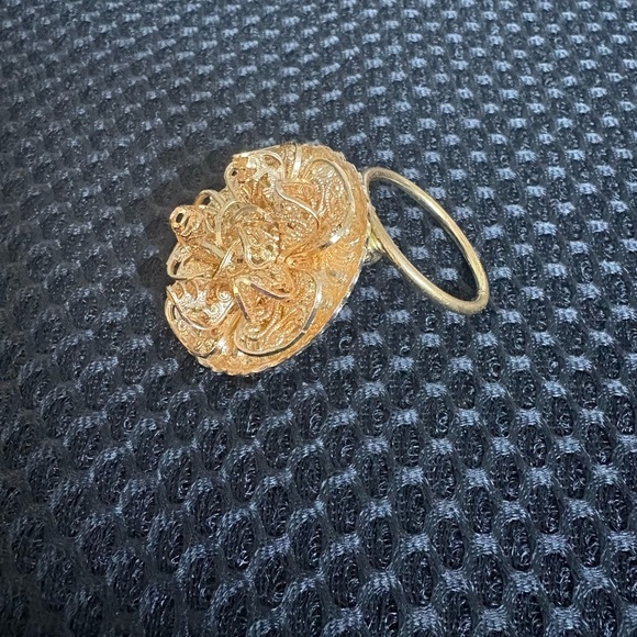 Vintage Gold Tone Filigree Scarf Clip / Slide - Ornate & Elegant - Picture 6 of 9